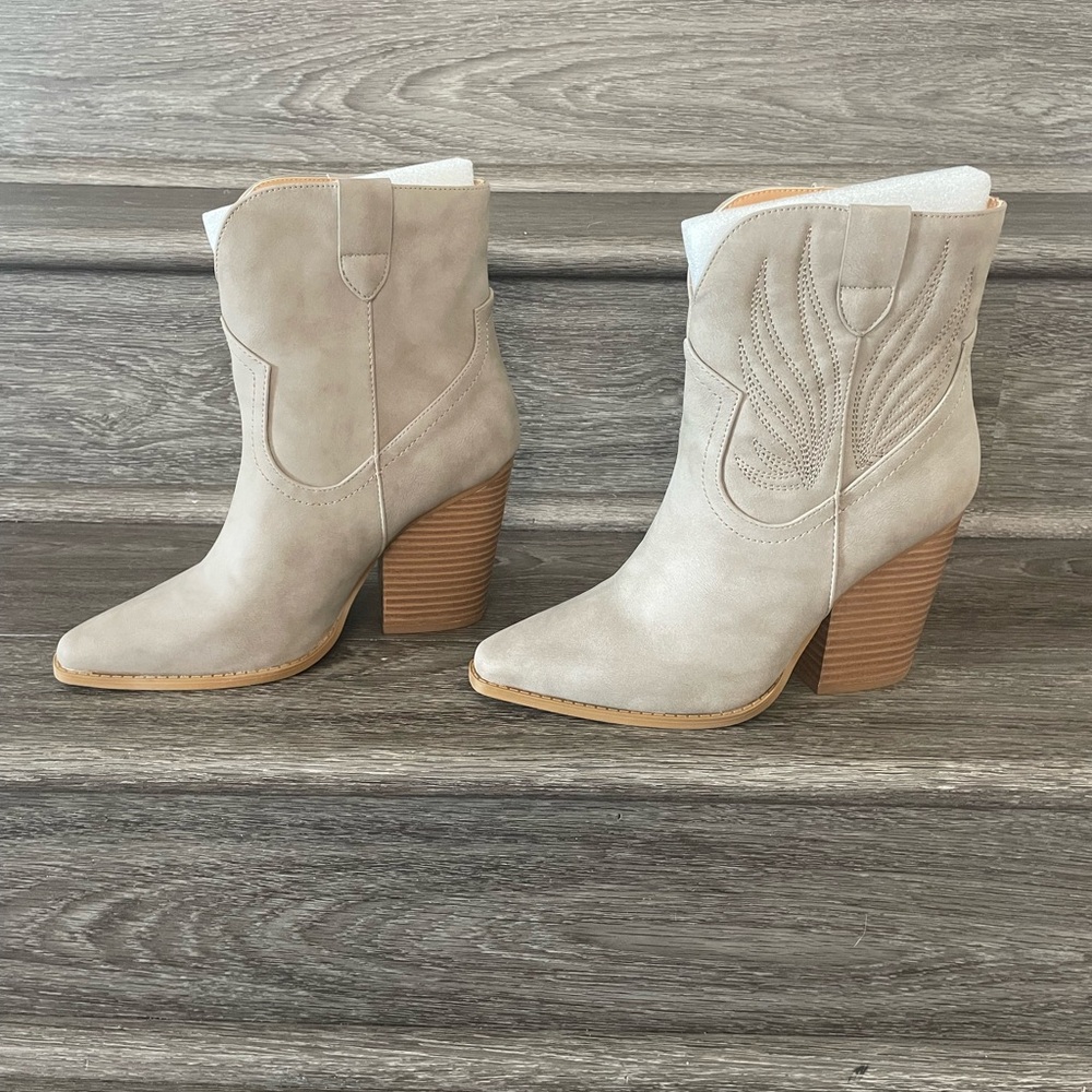 Qupid Women's Ankle Boots Taupe - Picture 2 of 12
